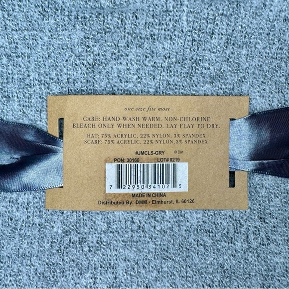 Jack & Missy Classic Luxe Knitwear Pom Beanie Winter Hat & Scarf Gift Set NWT - Picture 7 of 7